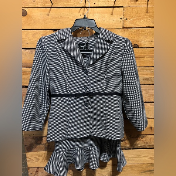 sweet suit Dresses & Skirts - Sweet suit brand skirt suit vintage black white size 10 bow dots